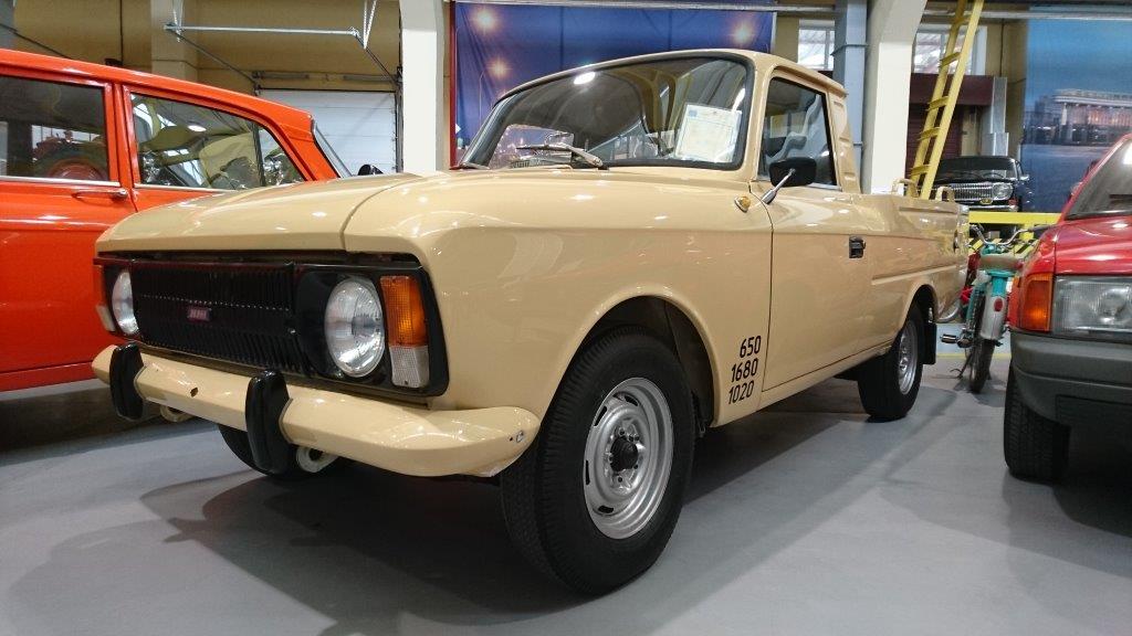 В Музей автомобильной техники УГМК прибыл советский «банановоз»
